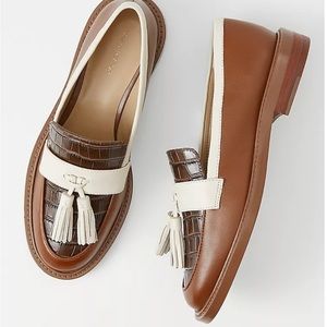 NIB Ann Taylor Embossed Chunky Tassel Leather Loafers